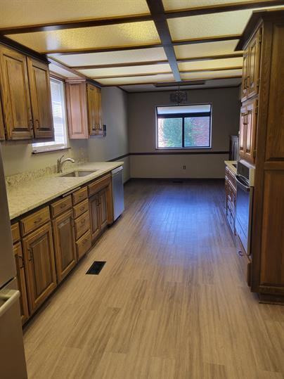 1608 S Laurel Ave - Photo 2 of 12