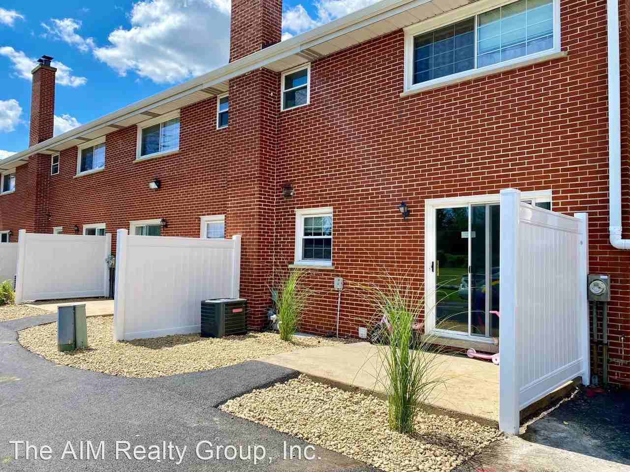 3021 Lynn Court - Photo 3 of 13