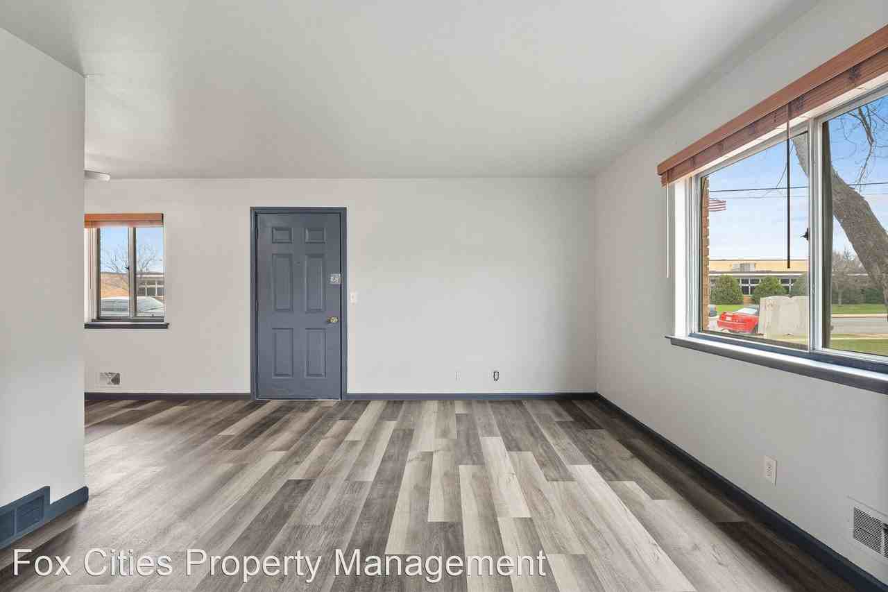 492 E Merrill Avenue - Photo 3 of 9