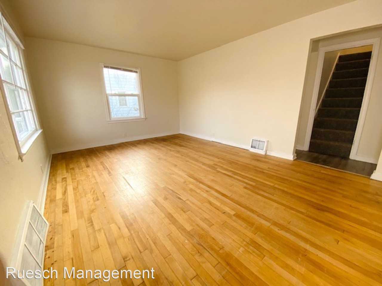 1124 Meacham St - Photo 2 of 29