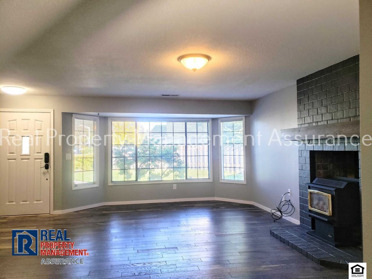 1400 Ne 14th Ave - Photo 4 of 24