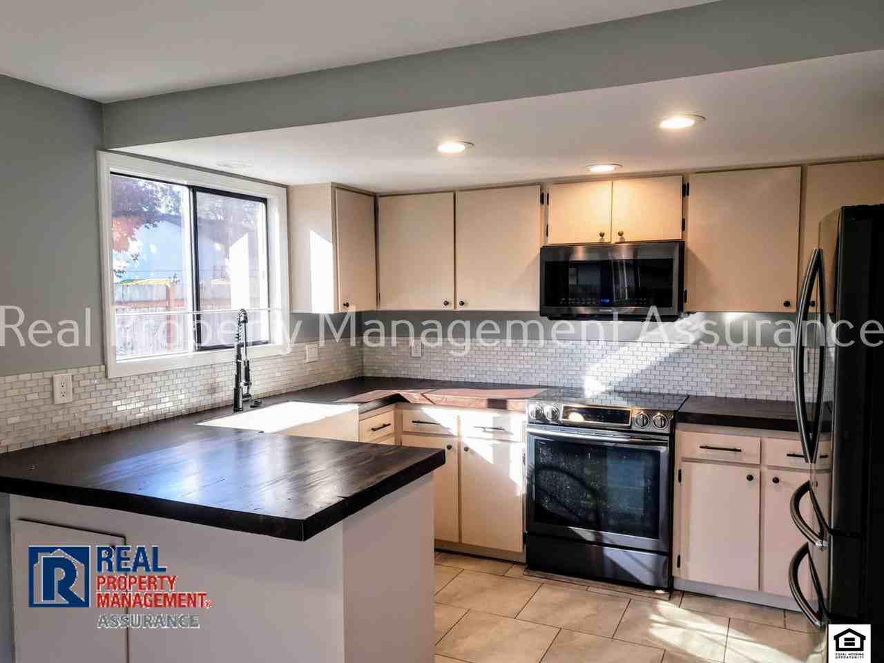 1400 Ne 14th Ave - Photo 6 of 24