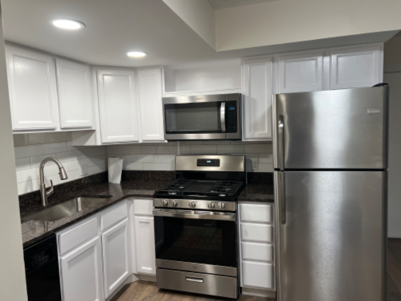 1104 S State St #B - Photo 3 of 24