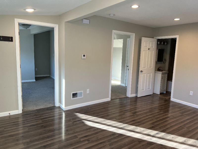 6037 37th Ave - Photo 3 of 9