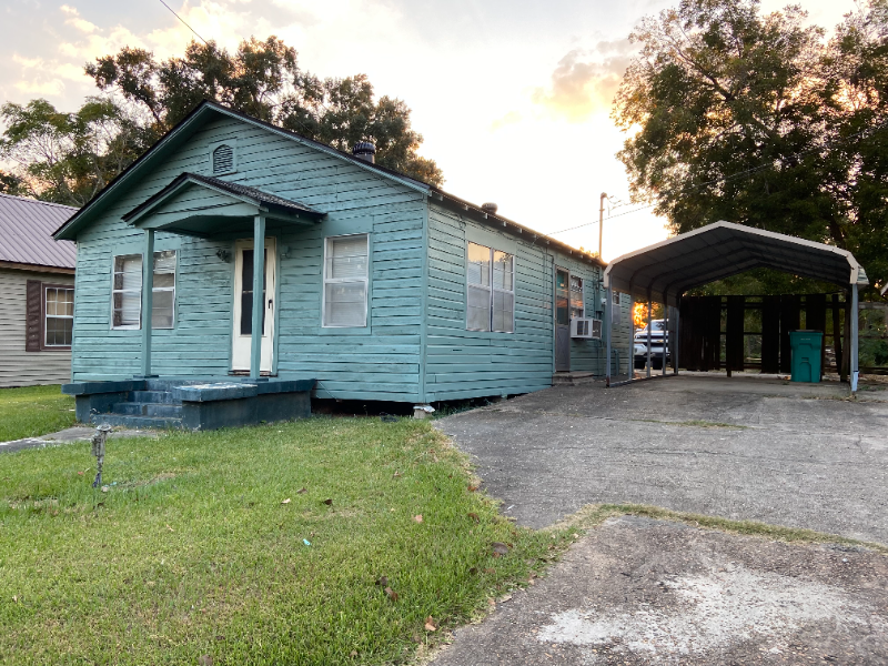 1120 S Railroad Ave - Photo 2 of 5