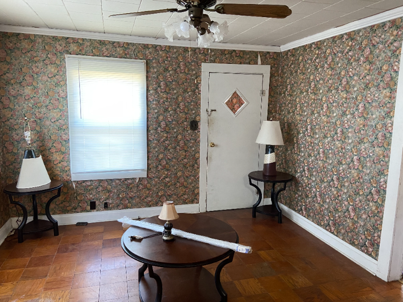 1120 S Railroad Ave - Photo 3 of 5