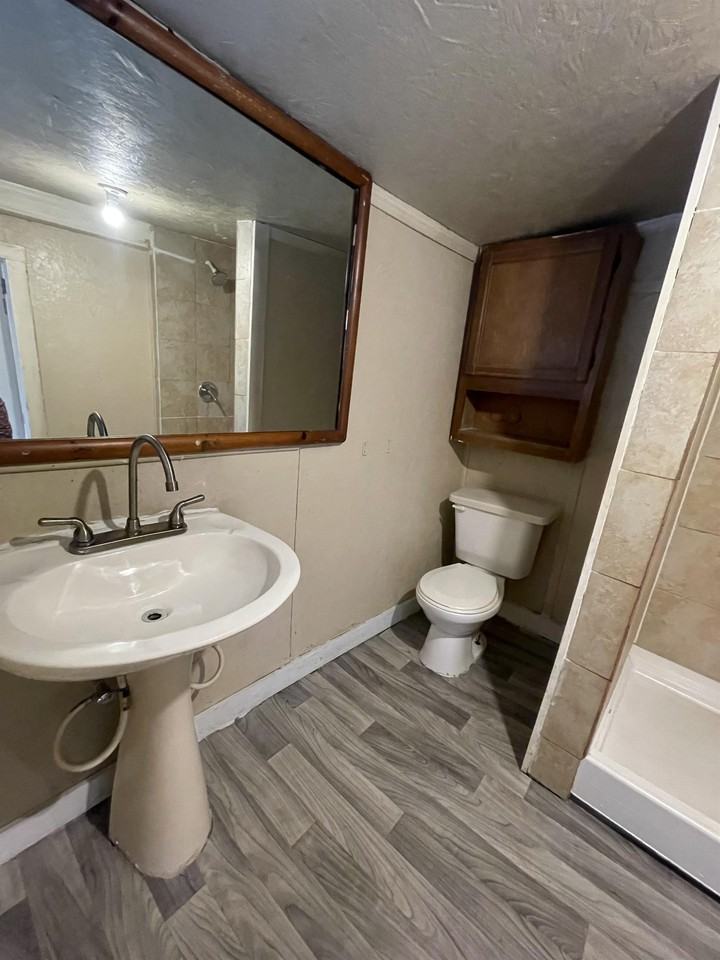 314 N Nueces #D - Photo 3 of 8