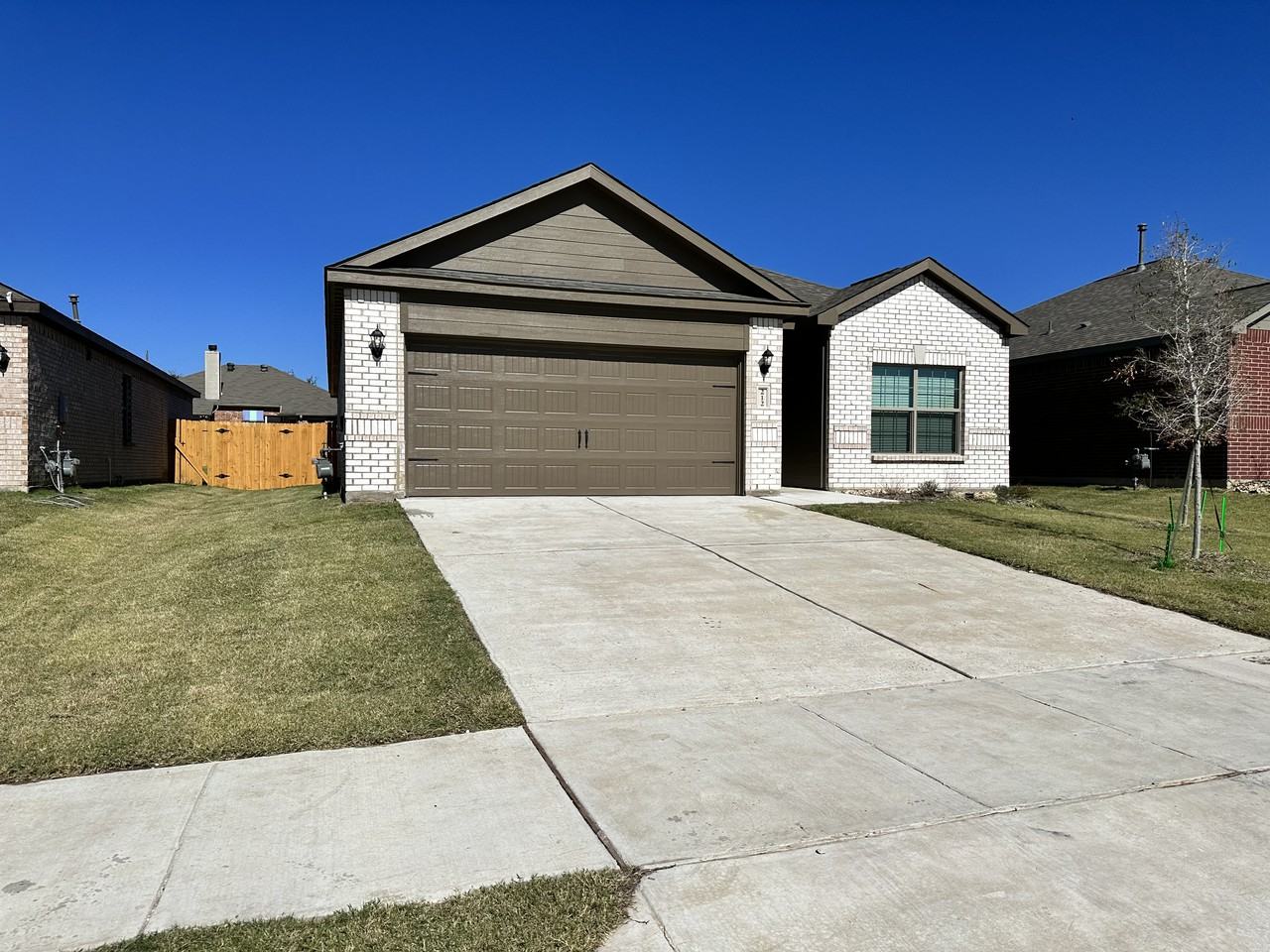 212 Emma Dr - Photo 2 of 19