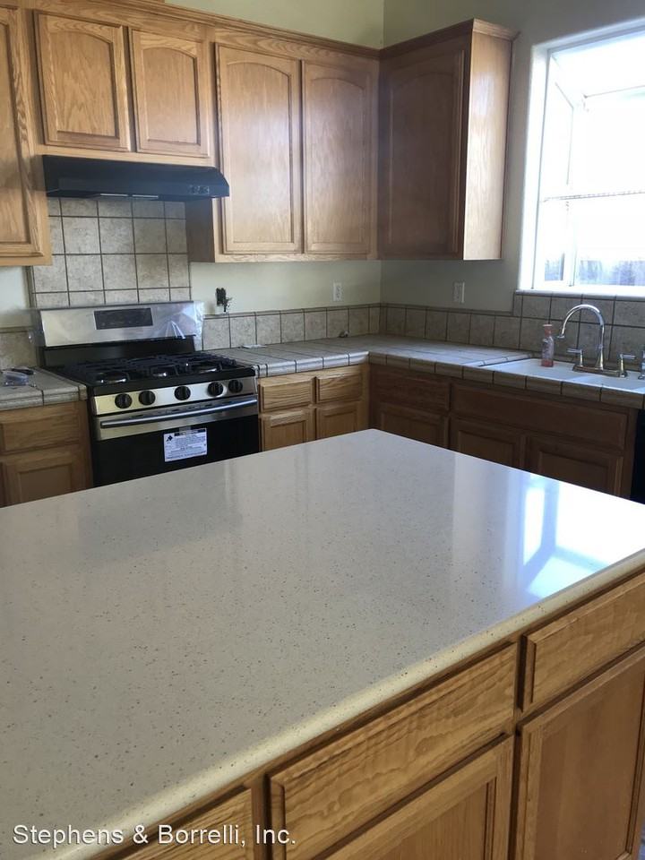 1176 Walnut Creek Dr - Photo 2 of 4