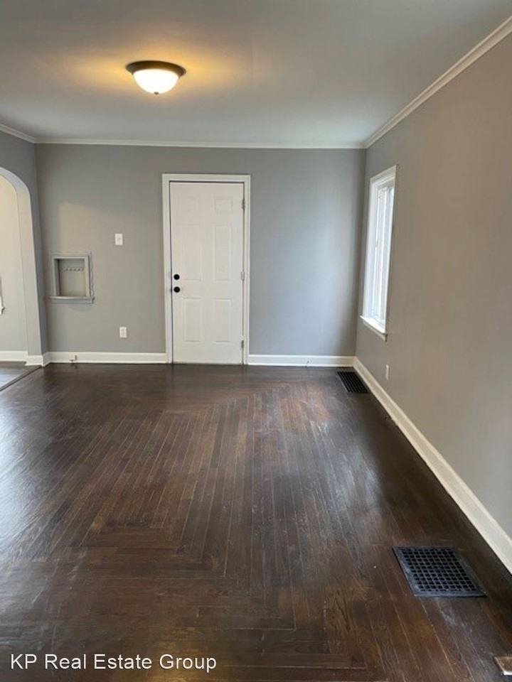 1510 S Champion Ave - Photo 2 of 10