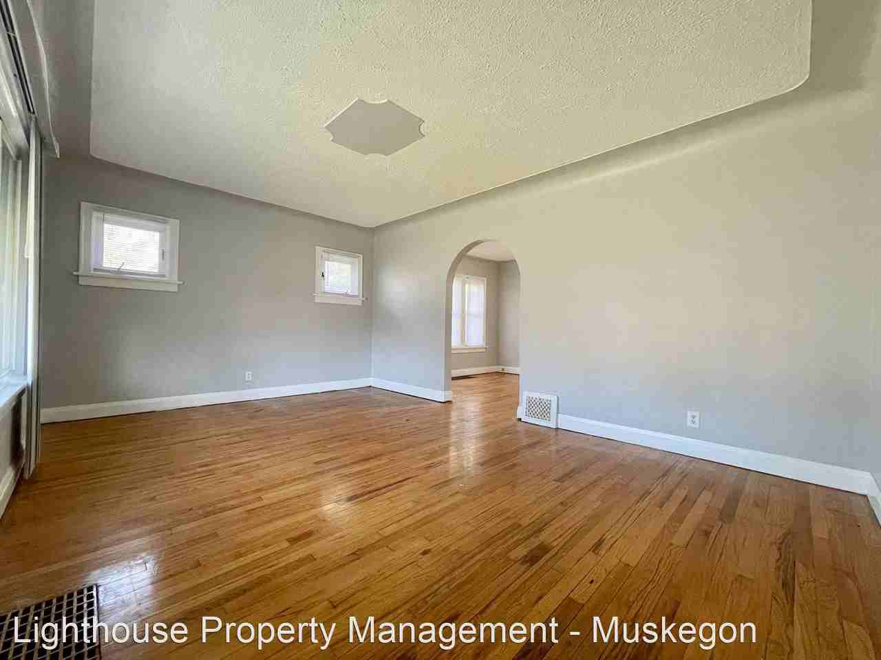 2300 Baker St - Photo 3 of 15