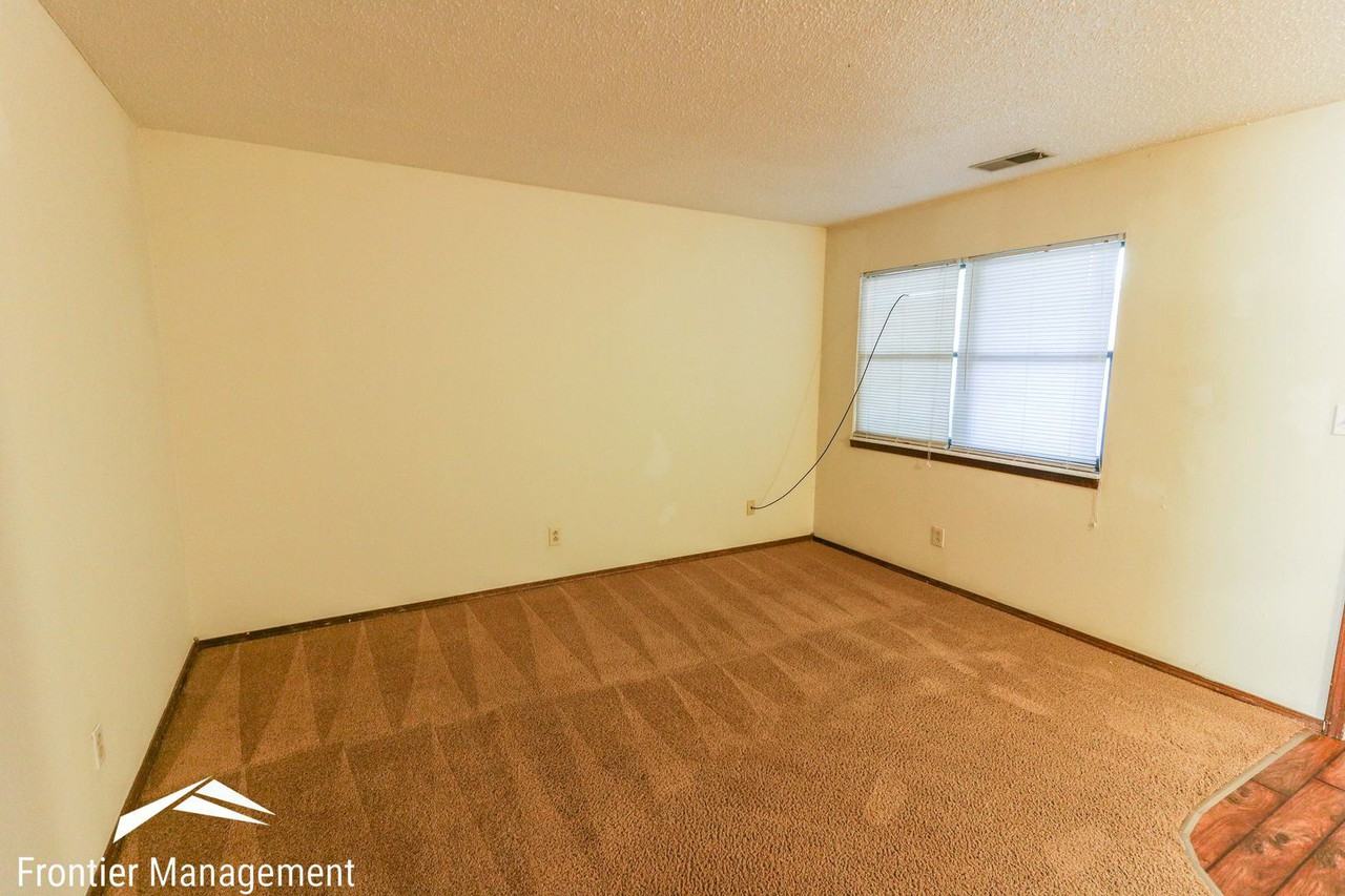 1215 Bertrand St. - Photo 3 of 9