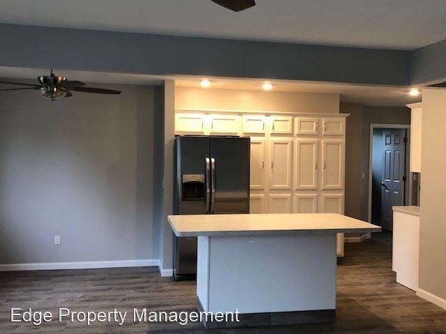 5449 Hawthorne Ave - Photo 3 of 11