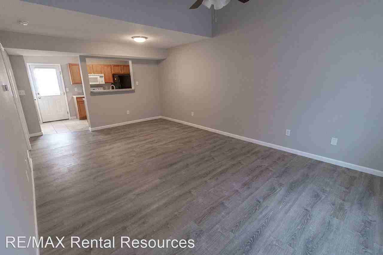 1424 Greensboro Dr - Photo 3 of 33