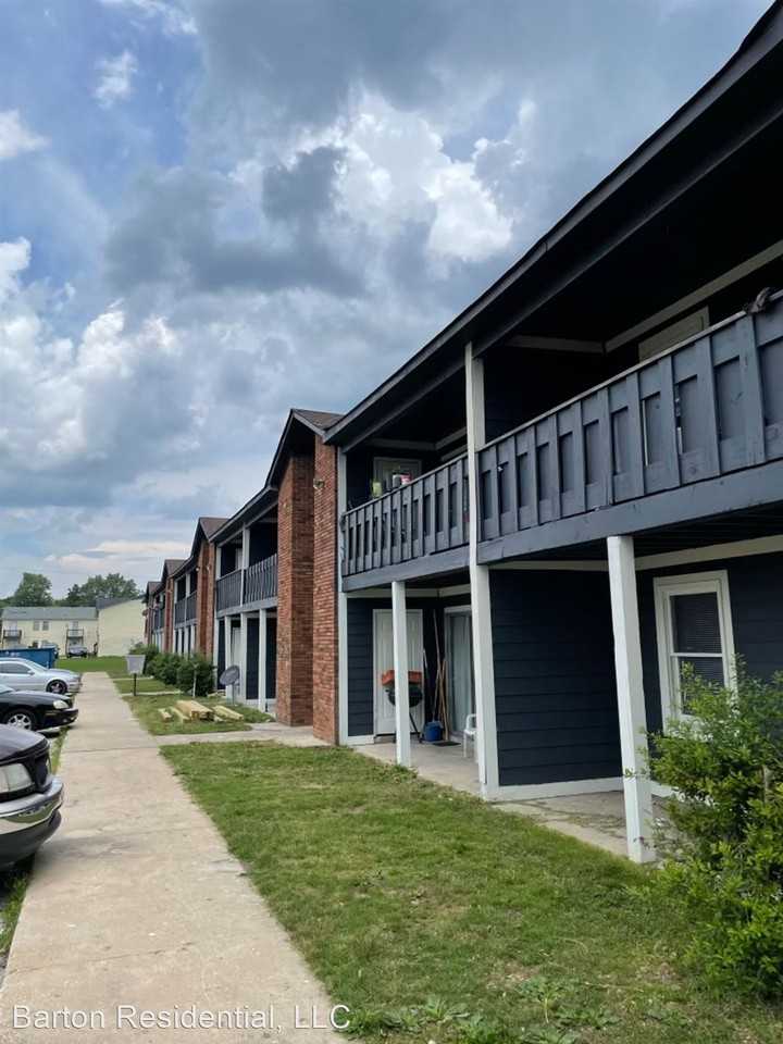 1220 2nd Ave SW - Photo 2 of 32