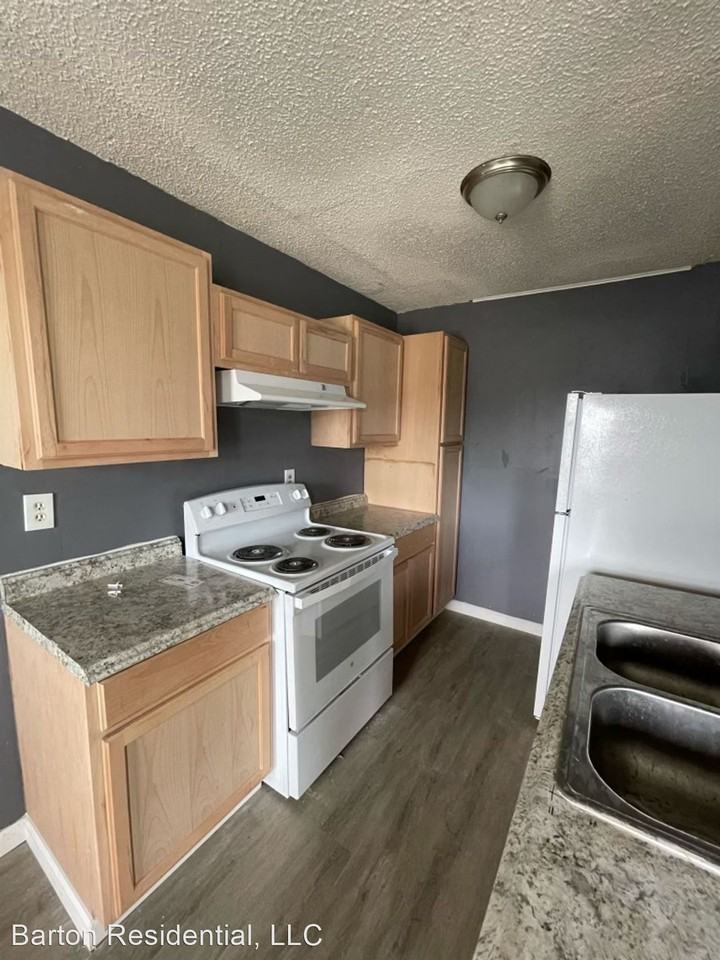 1220 2nd Ave SW - Photo 3 of 32