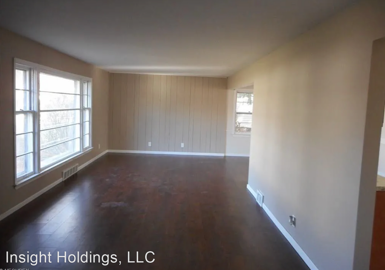 4956 Nan Linn Dr - Photo 3 of 9