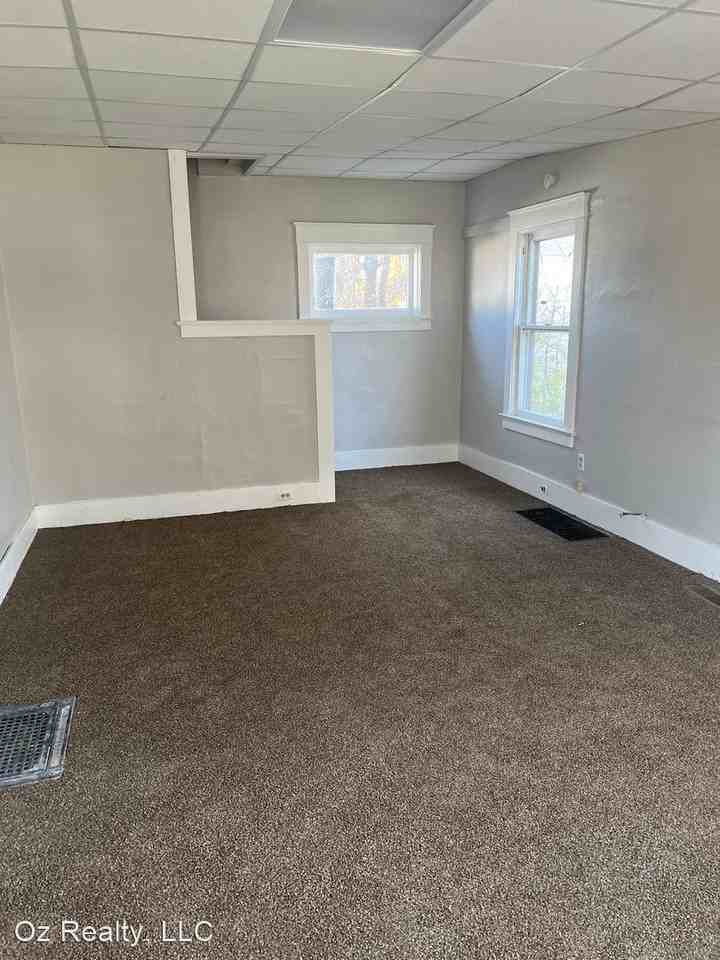 3940 Vermaas Ave - Photo 2 of 8