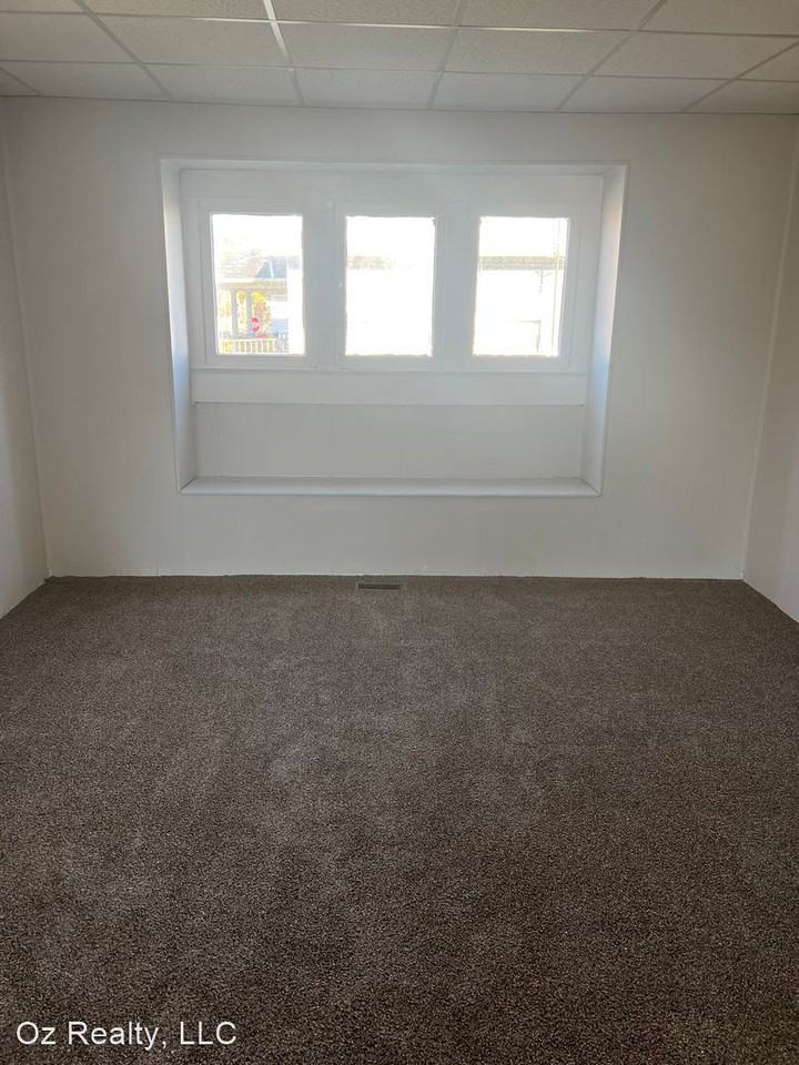 3940 Vermaas Ave - Photo 3 of 8