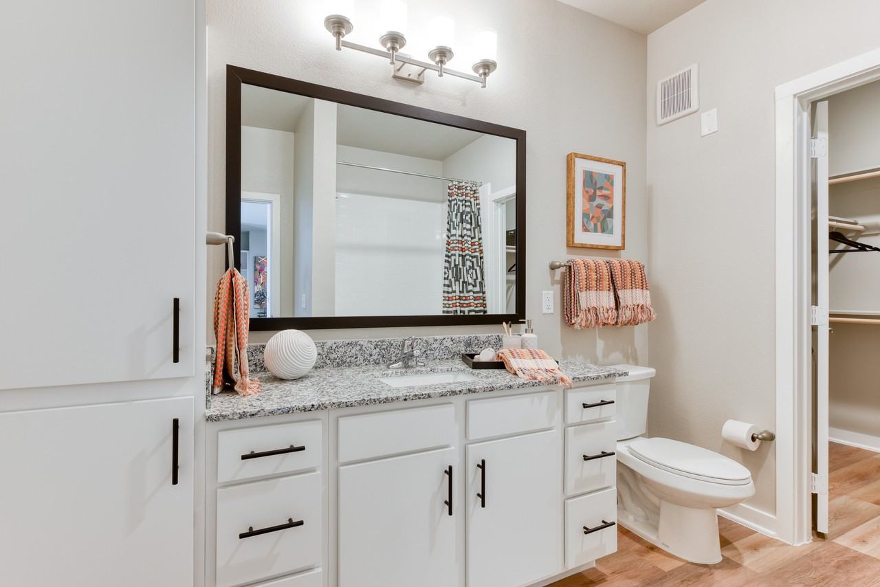 6730 N LOOP 1604 E - Photo 2 of 26