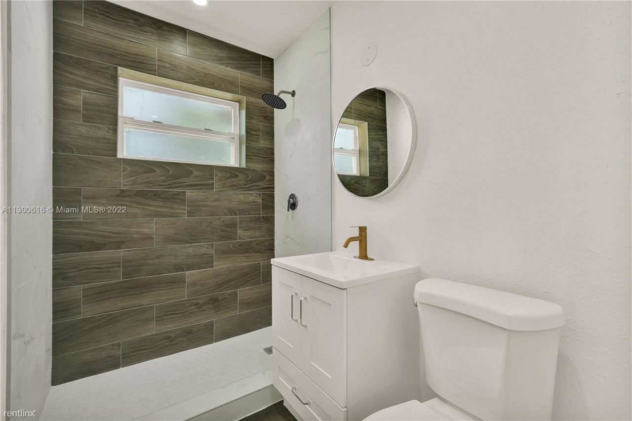 11240 Sw 60th Ter - Photo 3 of 7