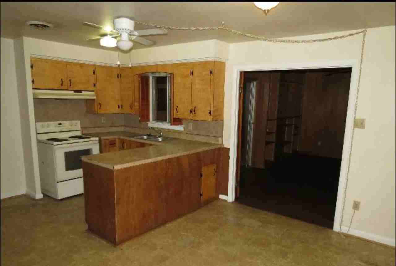 6609 Verbena Dr - Photo 3 of 10