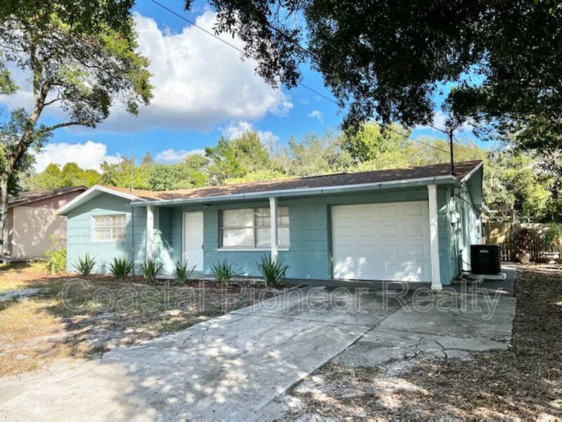 15114 Omaha St - Photo 2 of 14