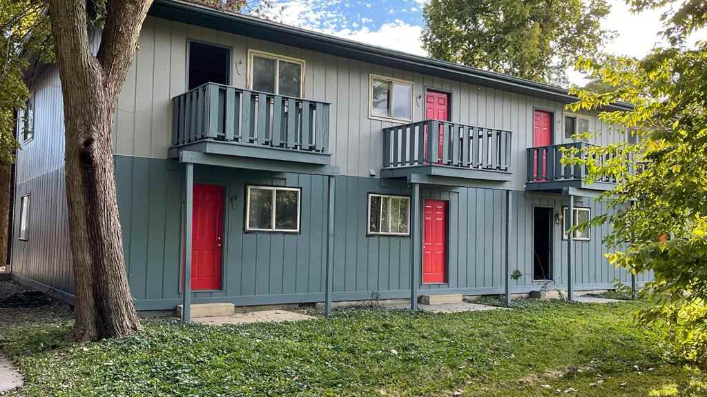 1343 N Gulick Ave - Photo 3 of 9