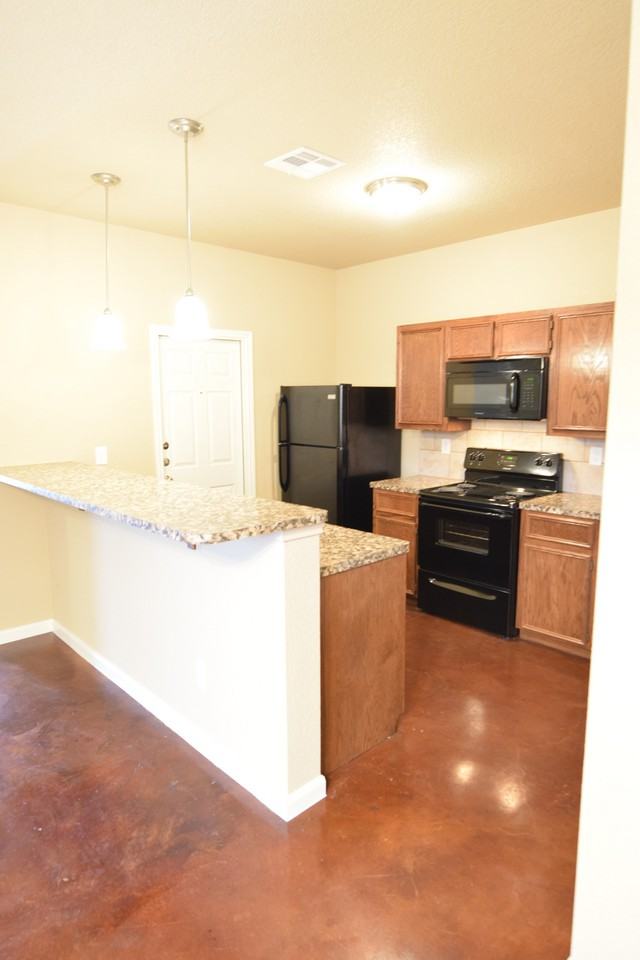 1427 Hopi Trl - Photo 4 of 16