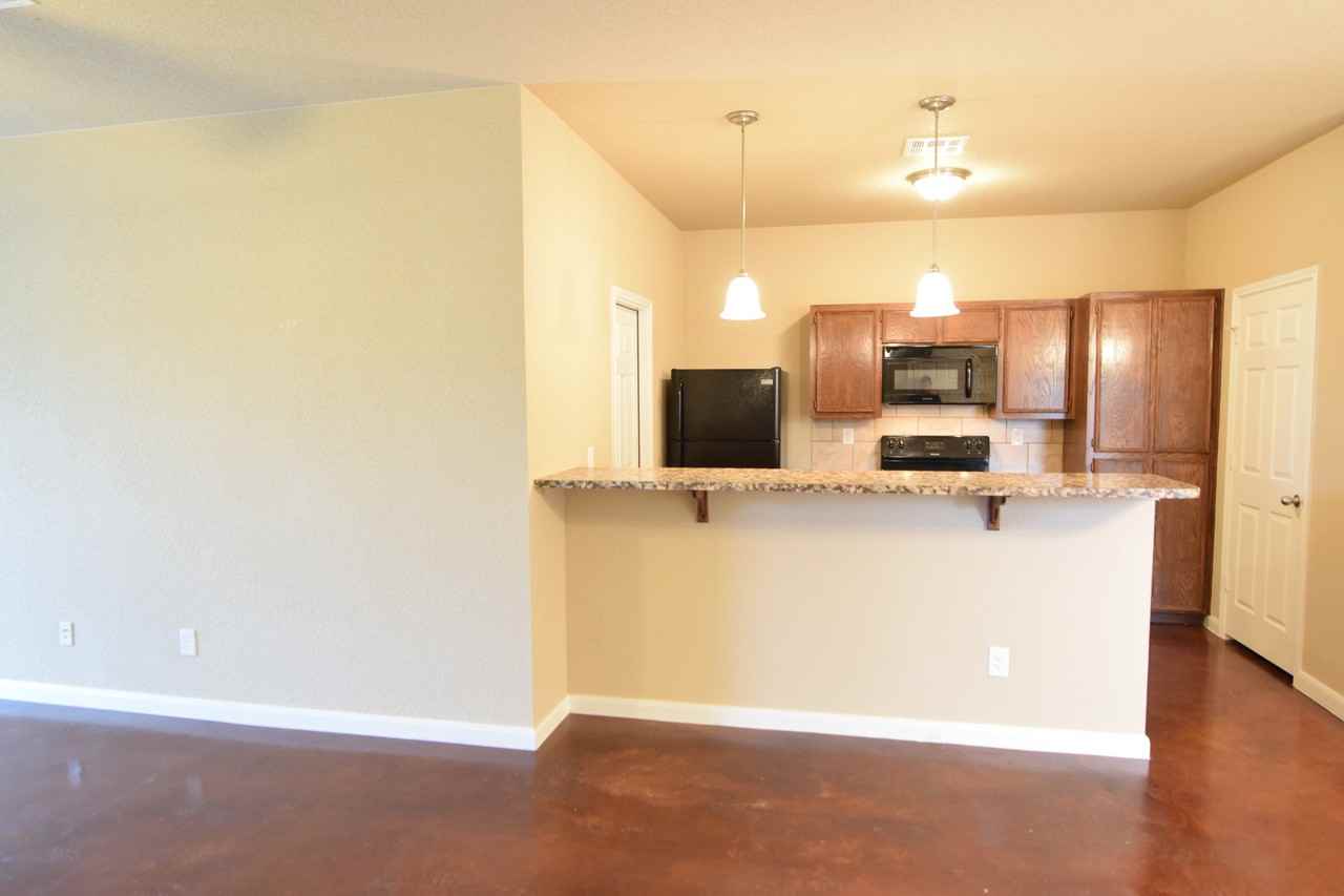 1427 Hopi Trl - Photo 5 of 16