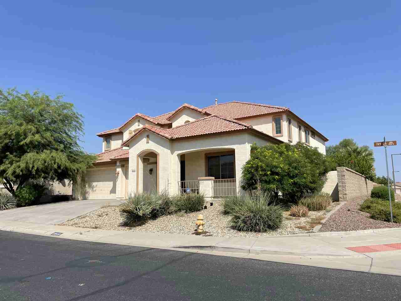 18450 W Ivy Ln - Photo 2 of 50