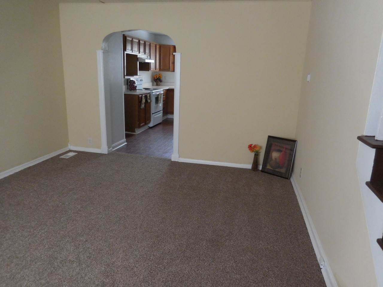 712 Pontiac Ave - Photo 3 of 8