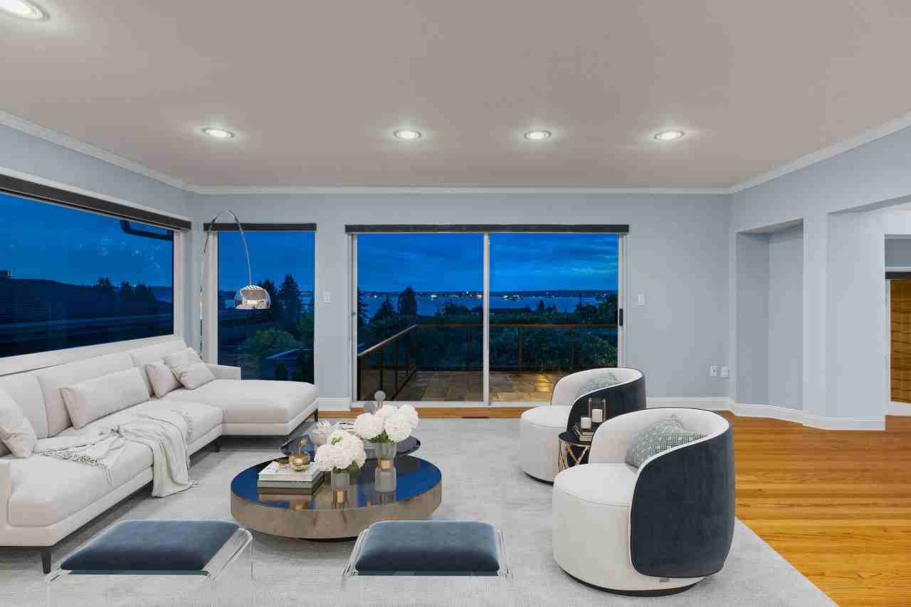 2558 Mathers Ave - Photo 3 of 38