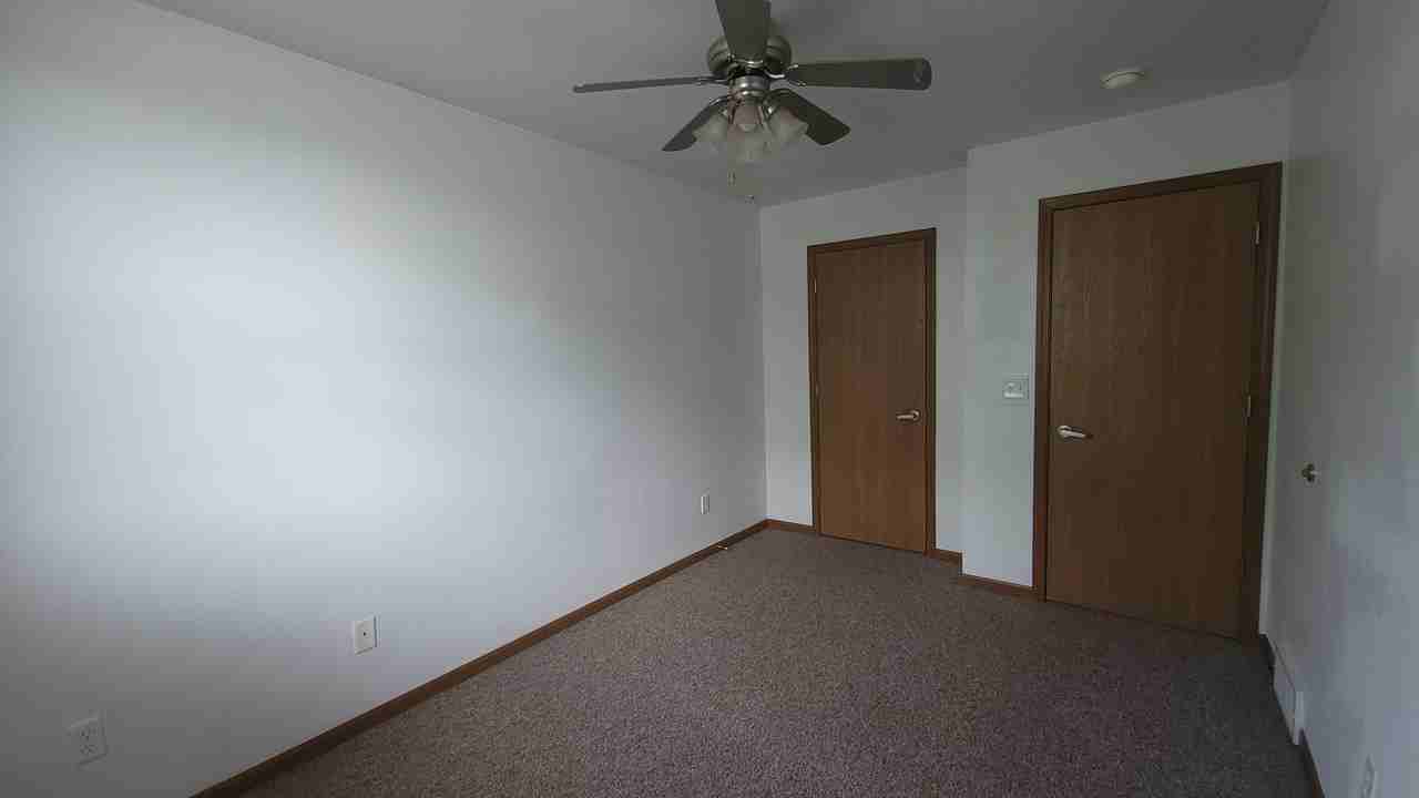 230 S Dubuque St - Photo 3 of 10