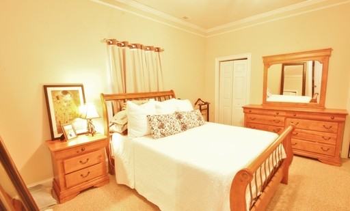 196 Hutchinson St NE - Photo 3 of 12