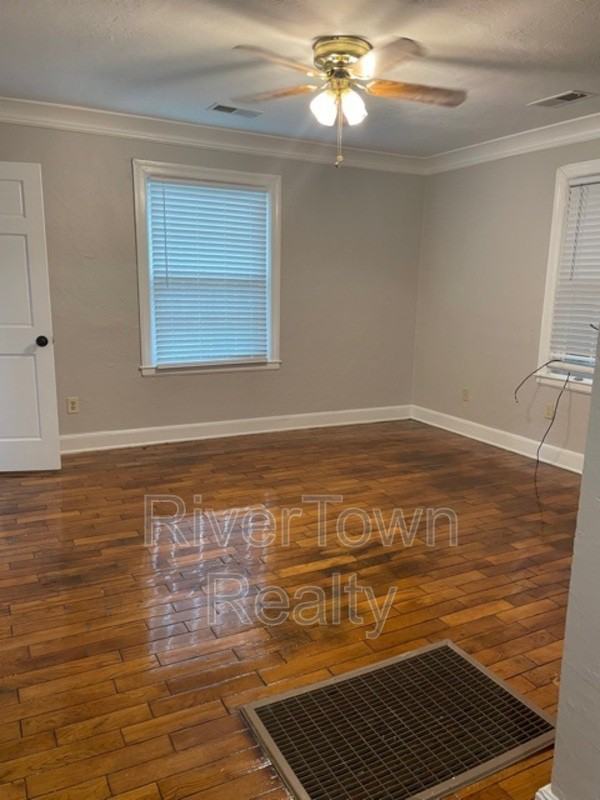 3334 Southern Ave - Photo 2 of 12