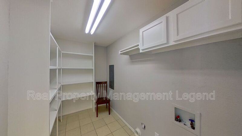 717 E Martin Ln - Photo 7 of 21