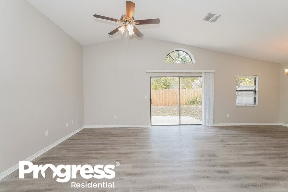 647 Sand Ridge Dr - Photo 3 of 16