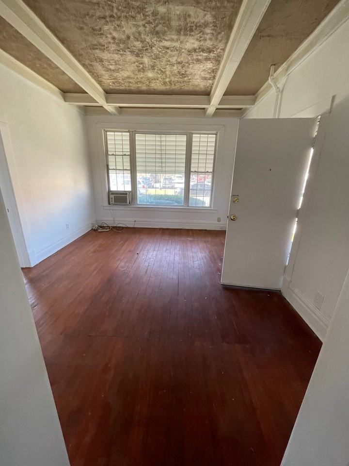 157 Michigan Ave #2 - Photo 3 of 16