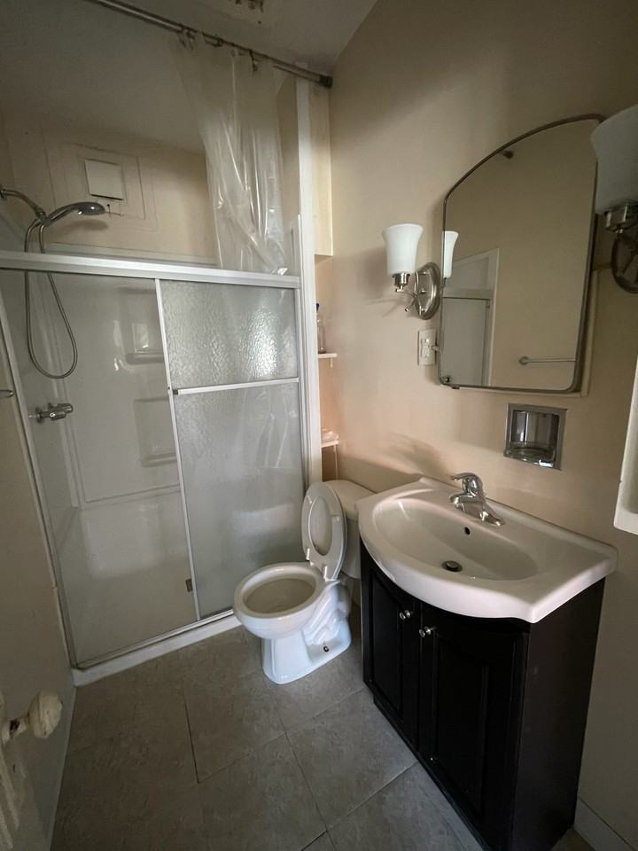 157 Michigan Ave #2 - Photo 4 of 16