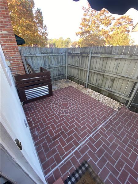 953 Bayou Trace Dr - Photo 4 of 29