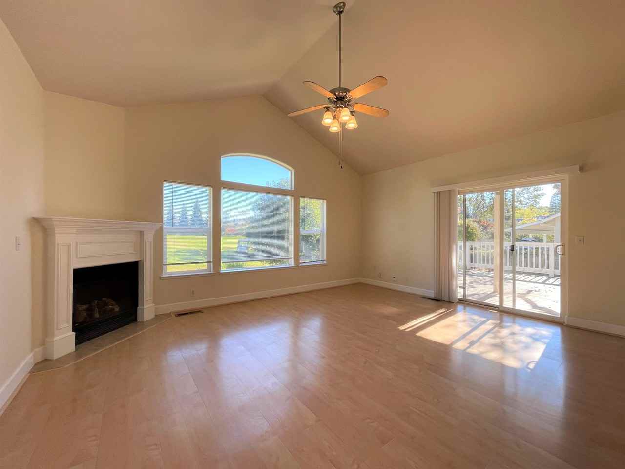 929 Yosemite Dr #1 - Photo 2 of 20