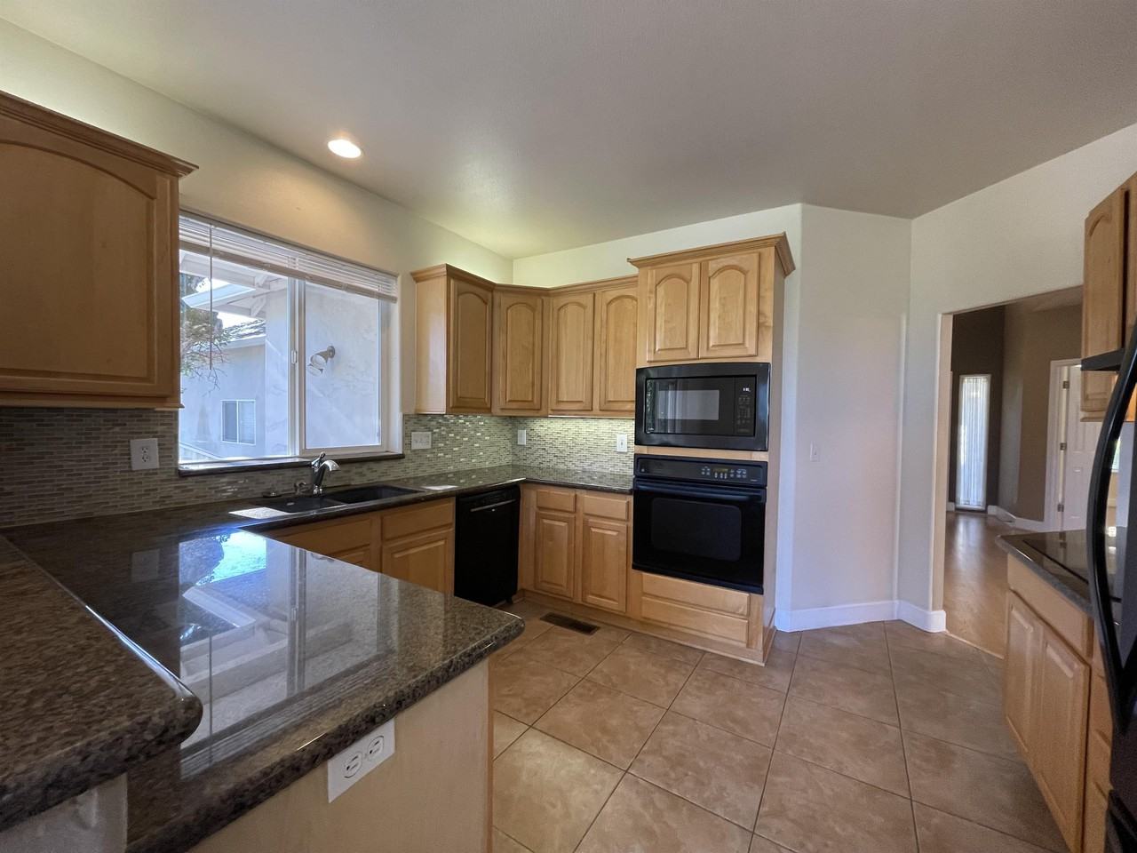 929 Yosemite Dr #1 - Photo 4 of 20