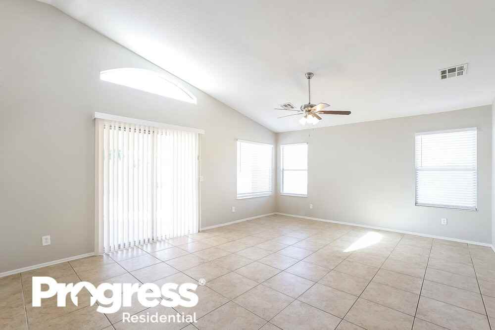 7427 W Tina Ln - Photo 3 of 21