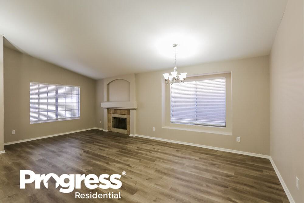 841 S Twelve Oaks Blvd - Photo 3 of 21