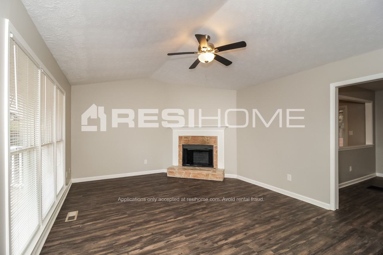 142 Emerald Pines Dr - Photo 3 of 24