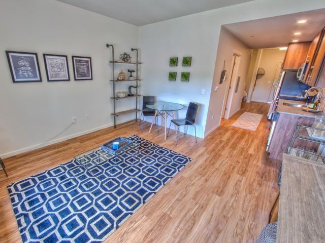 3270 N Vancouver Ave - Photo 6 of 18