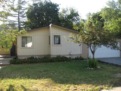 702 Grove Ln - Photo 2 of 11