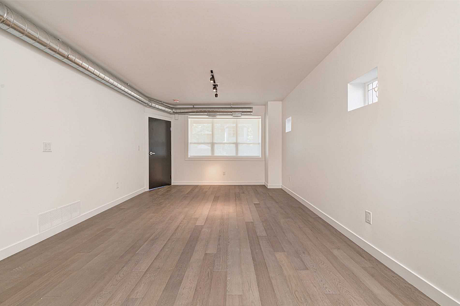 89 Hammersmith Avenue #Main - Photo 6 of 9