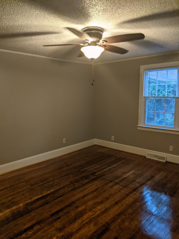 864 Sprinkle St - Photo 3 of 10